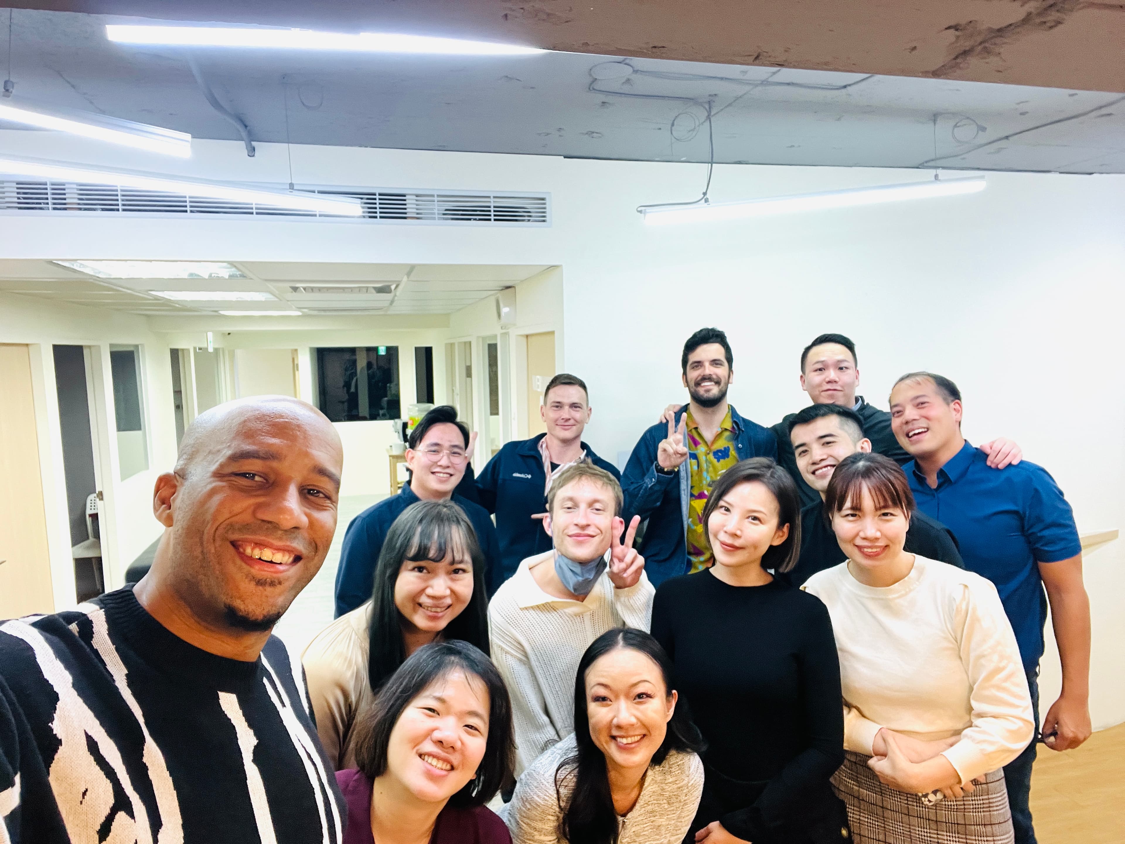 GEOS students and instructors on campus in Taipei